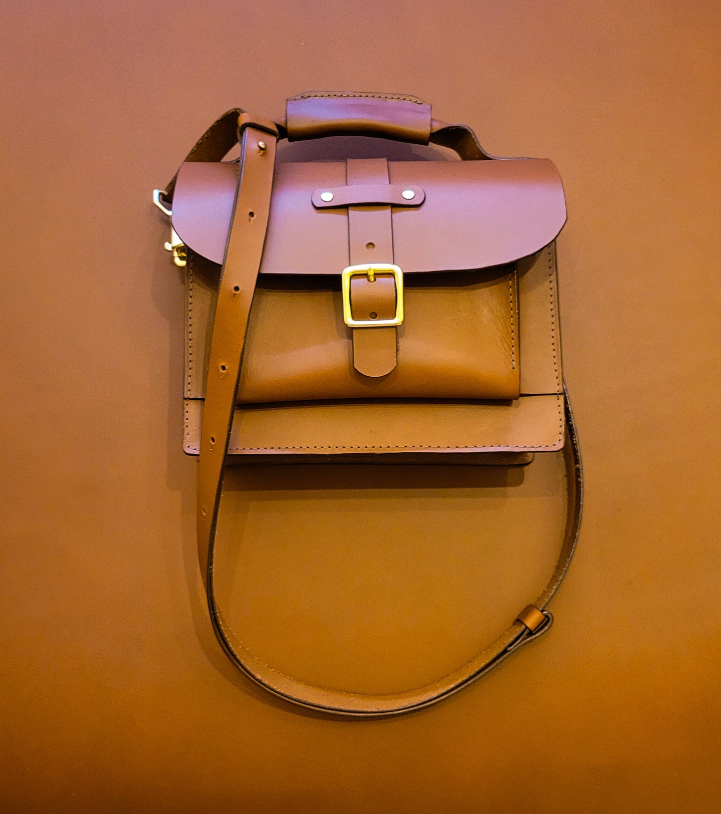 The Nomad Crossbody bag - Brown Brass