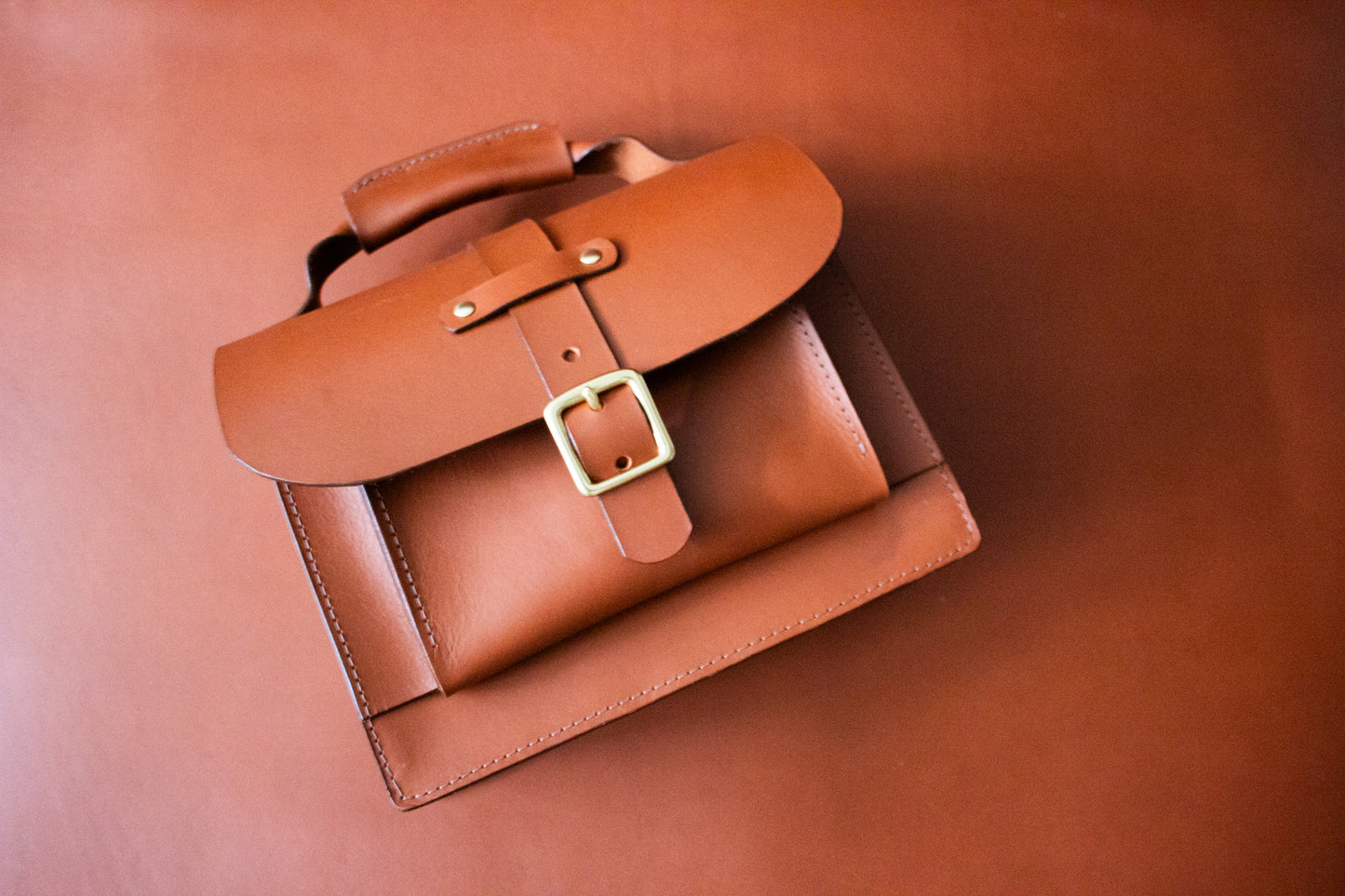 The Nomad Crossbody bag - Brown Brass